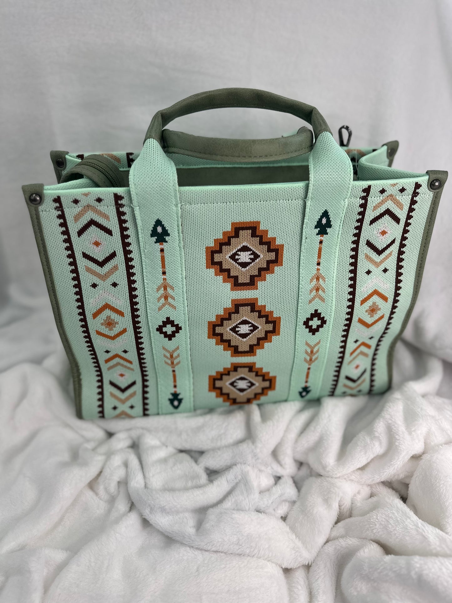 Wrangler Medium Canvas Tote - Teal Aztec