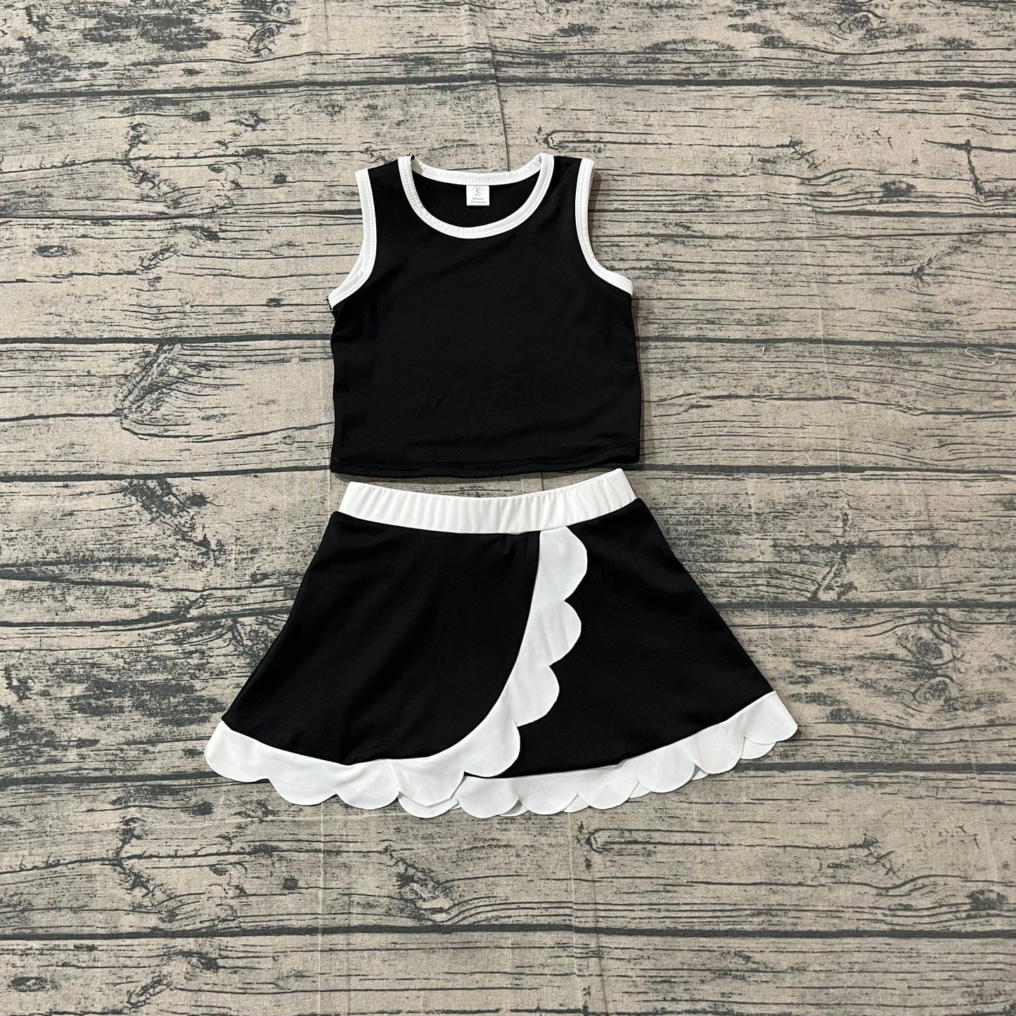 Youth Sleeveless Blk/Wht Scallop Set